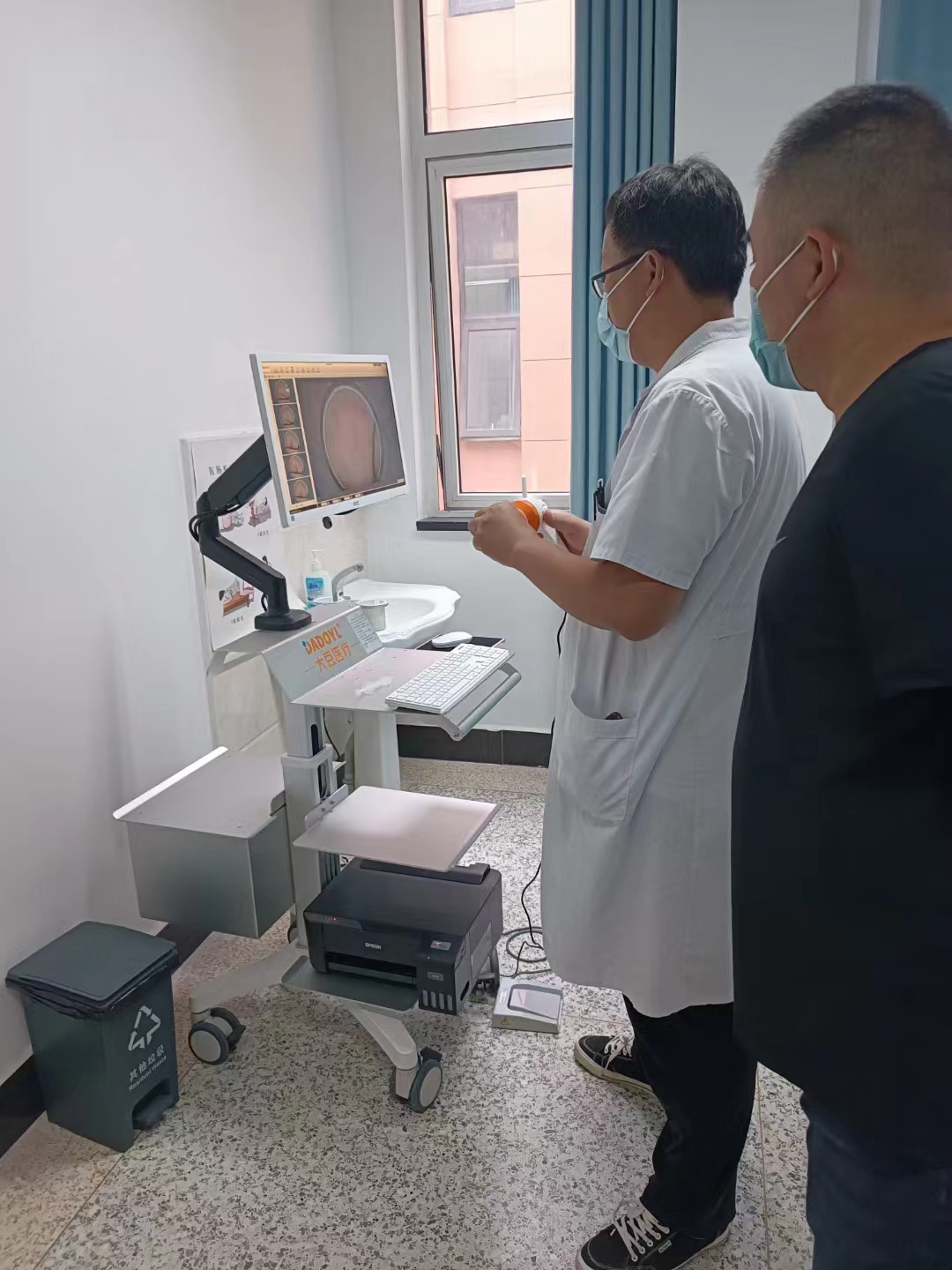 【大豆醫(yī)療】江蘇省某醫(yī)院肛腸檢查系統(tǒng)裝機(jī)培訓(xùn)
